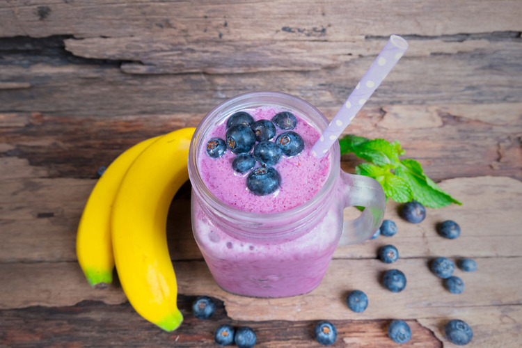 Recept na čučoriedkové smoothie s arašidovým maslom